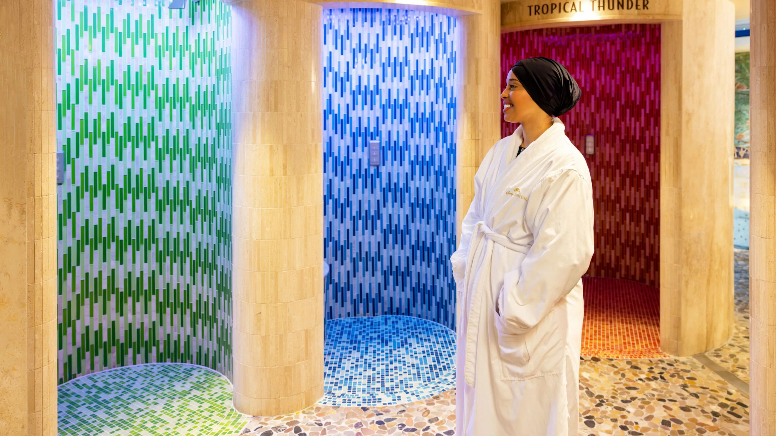 Interior del Disney Treasure