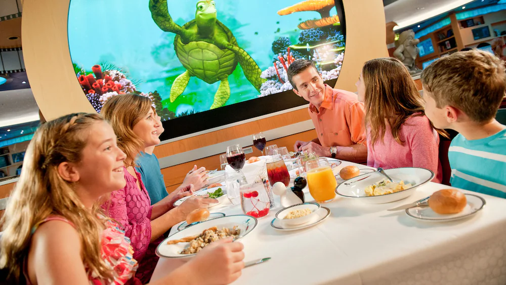 Interior del Disney Treasure